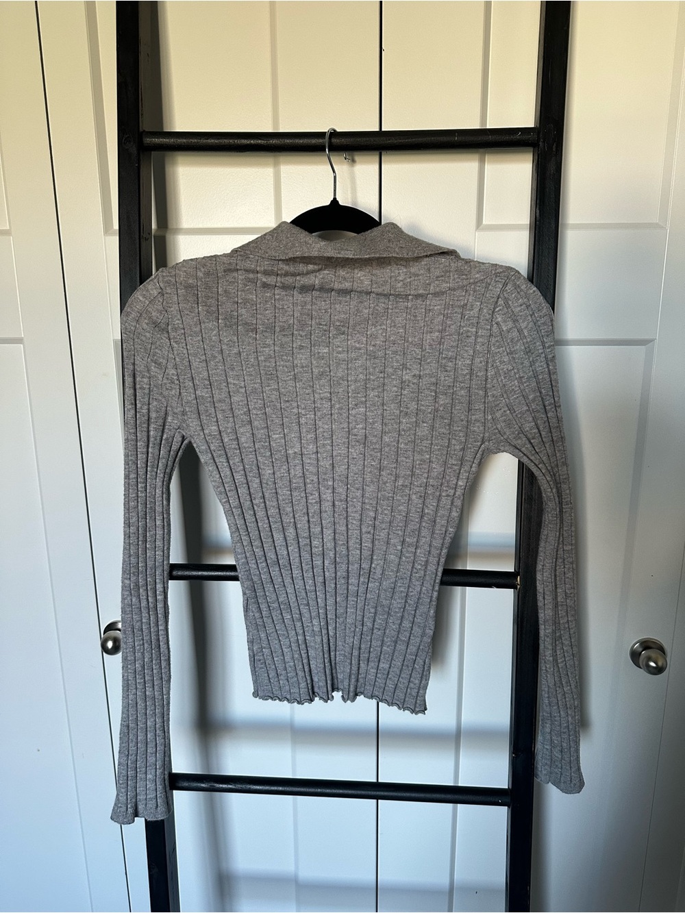 Express Gray Ribbed V-Neck Collared Sweater - Picture 2 of 2
